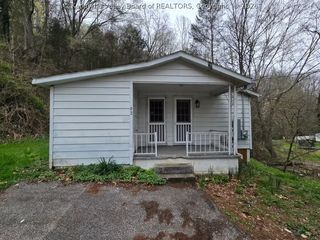 92 Mooney Lane, Charleston, WV 25314