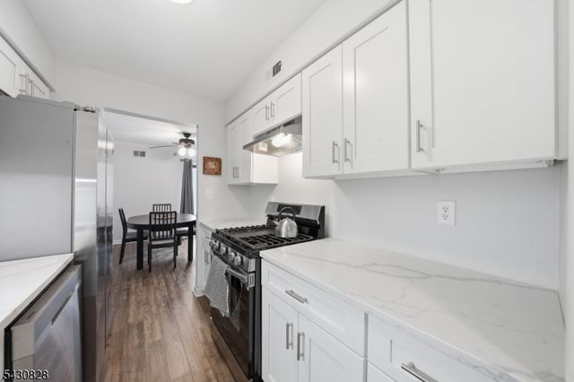 825 Riverside Ave 203, Lyndhurst Twp., NJ 07071