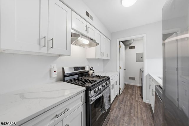825 Riverside Ave 203, Lyndhurst Twp., NJ 07071
