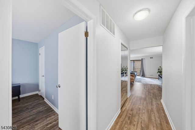 825 Riverside Ave 203, Lyndhurst Twp., NJ 07071