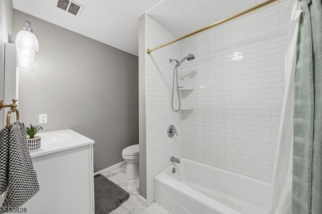 825 Riverside Ave 203, Lyndhurst Twp., NJ 07071