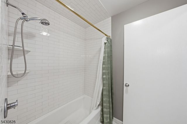 825 Riverside Ave 203, Lyndhurst Twp., NJ 07071