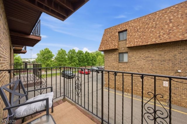 825 Riverside Ave 203, Lyndhurst Twp., NJ 07071
