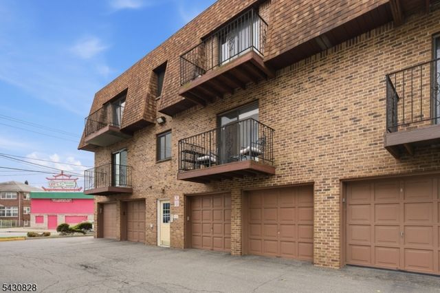 825 Riverside Ave 203, Lyndhurst Twp., NJ 07071