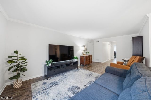 825 Riverside Ave 203, Lyndhurst Twp., NJ 07071