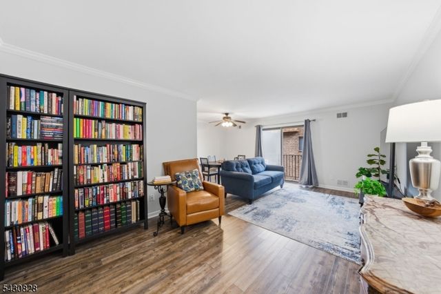 825 Riverside Ave 203, Lyndhurst Twp., NJ 07071