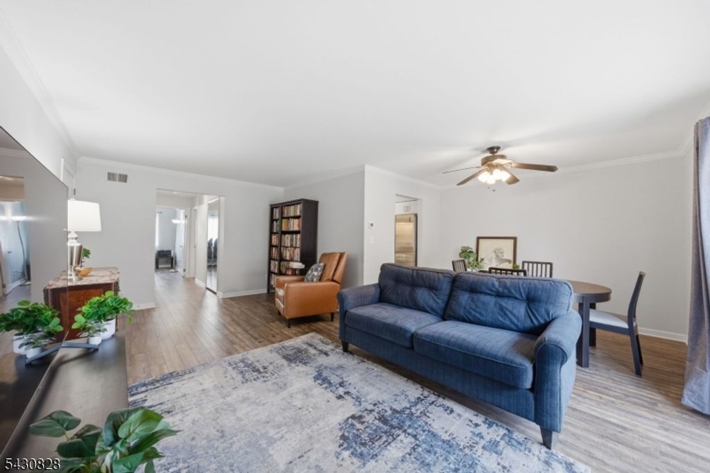 825 Riverside Ave 203, Lyndhurst Twp., NJ 07071