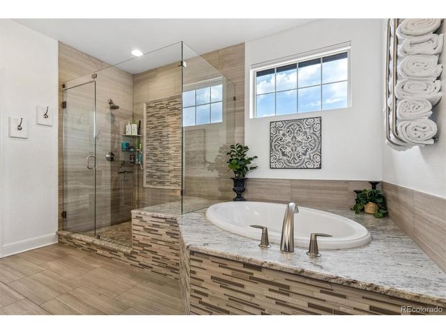 1085 Maddox Ct, Broomfield, CO 80023
