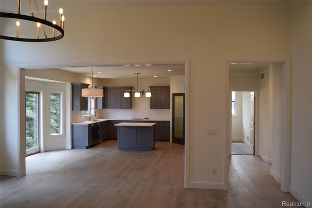 3093 Raffler Drive, Rochester Hills, MI 48307