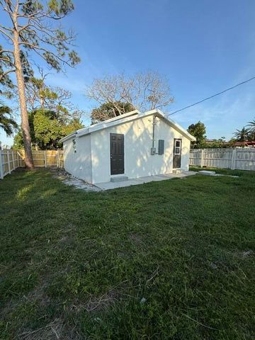 409 Perry Avenue, Greenacres, FL 33463