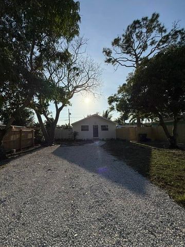 409 Perry Avenue, Greenacres, FL 33463