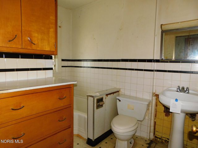553 Bronson Avenue, Toledo, OH 43608