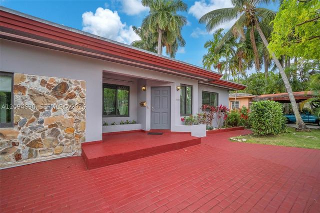 7701 Center Bay Dr, North Bay Village, FL 33141