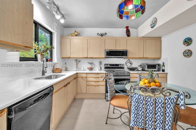 7701 Center Bay Dr, North Bay Village, FL 33141