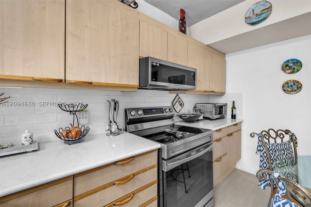 7701 Center Bay Dr, North Bay Village, FL 33141