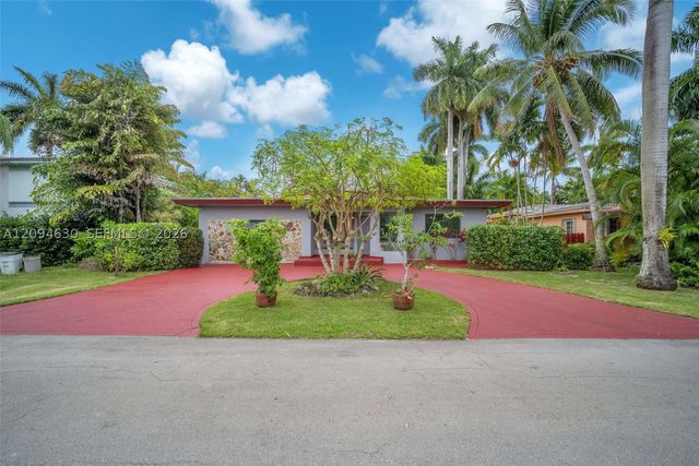 7701 Center Bay Dr, North Bay Village, FL 33141