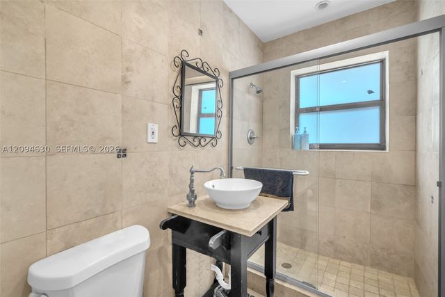 7701 Center Bay Dr, North Bay Village, FL 33141