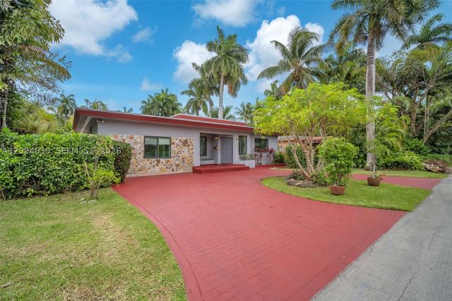7701 Center Bay Dr, North Bay Village, FL 33141