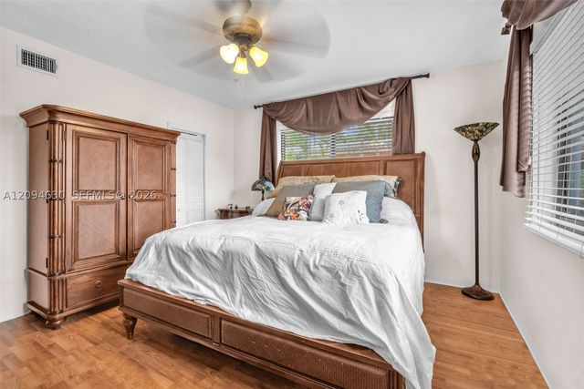 7701 Center Bay Dr, North Bay Village, FL 33141