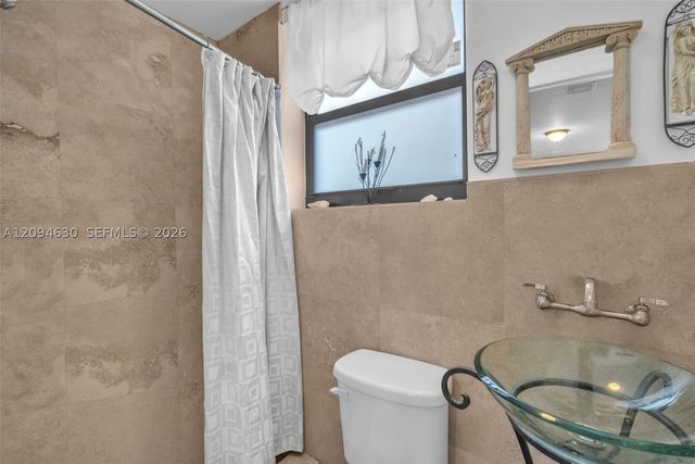 7701 Center Bay Dr, North Bay Village, FL 33141