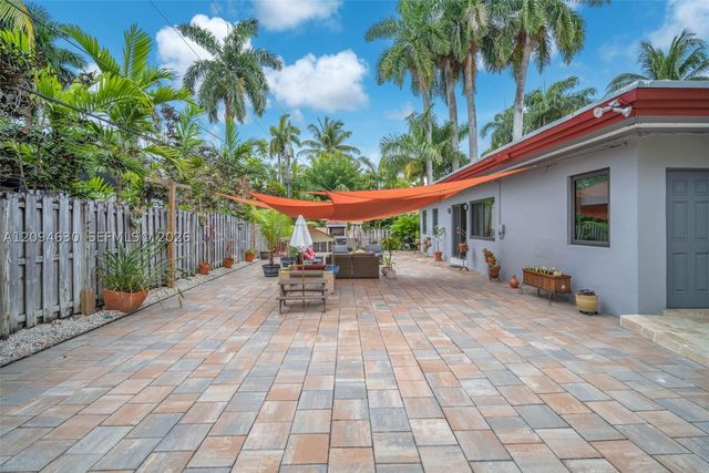 7701 Center Bay Dr, North Bay Village, FL 33141