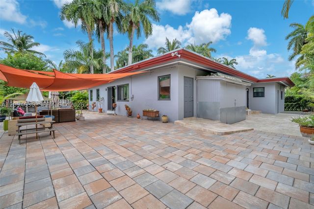 7701 Center Bay Dr, North Bay Village, FL 33141