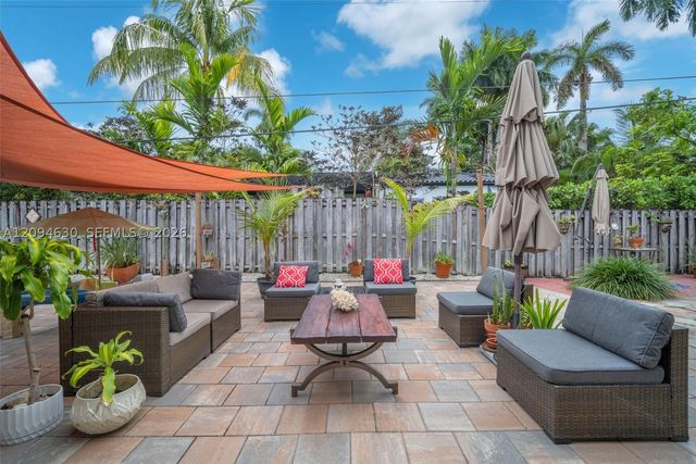 7701 Center Bay Dr, North Bay Village, FL 33141