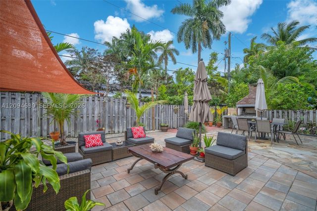7701 Center Bay Dr, North Bay Village, FL 33141