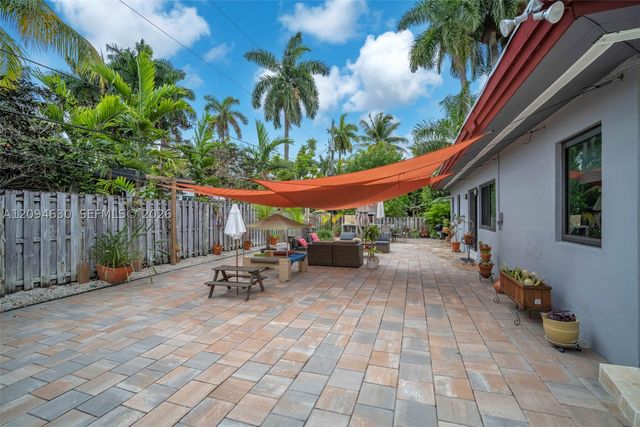 7701 Center Bay Dr, North Bay Village, FL 33141