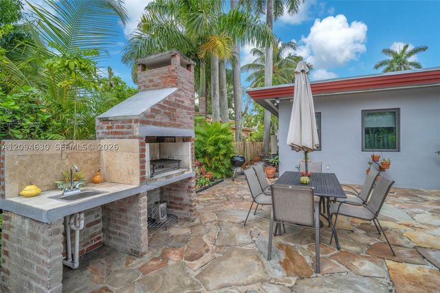 7701 Center Bay Dr, North Bay Village, FL 33141