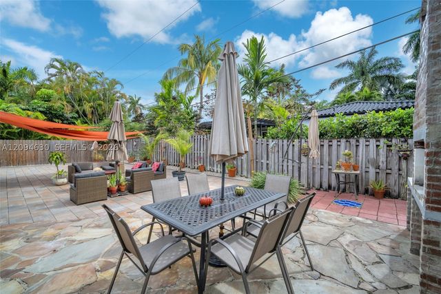 7701 Center Bay Dr, North Bay Village, FL 33141