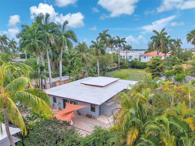 7701 Center Bay Dr, North Bay Village, FL 33141