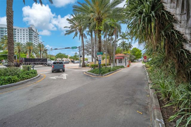 7701 Center Bay Dr, North Bay Village, FL 33141
