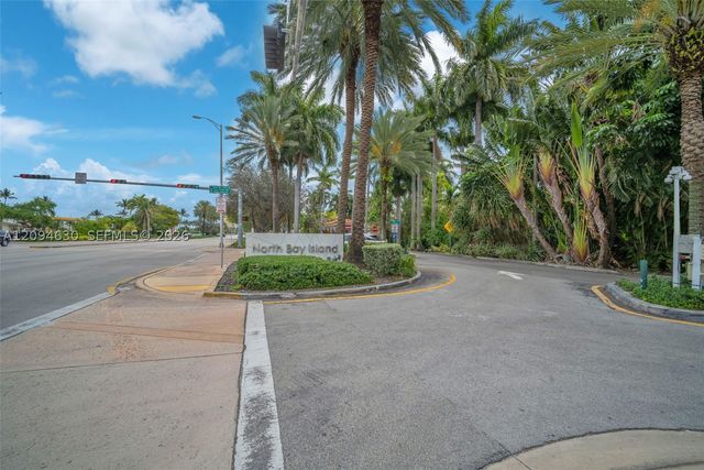 7701 Center Bay Dr, North Bay Village, FL 33141