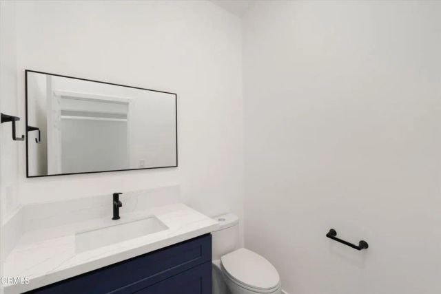 1207 N Kingsley Drive, Los Angeles, CA 90029