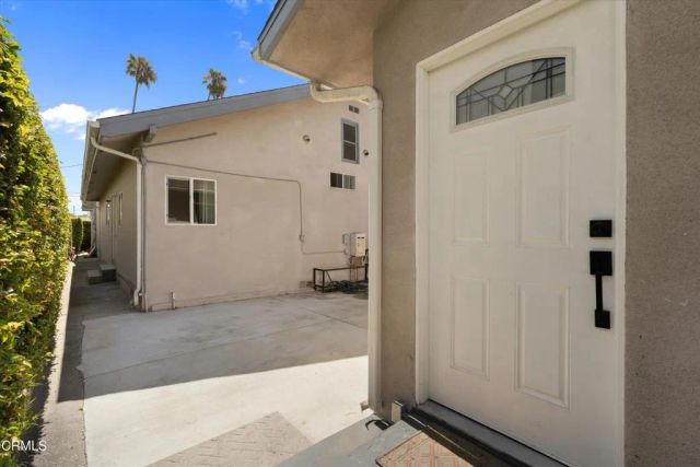 1207 N Kingsley Drive, Los Angeles, CA 90029