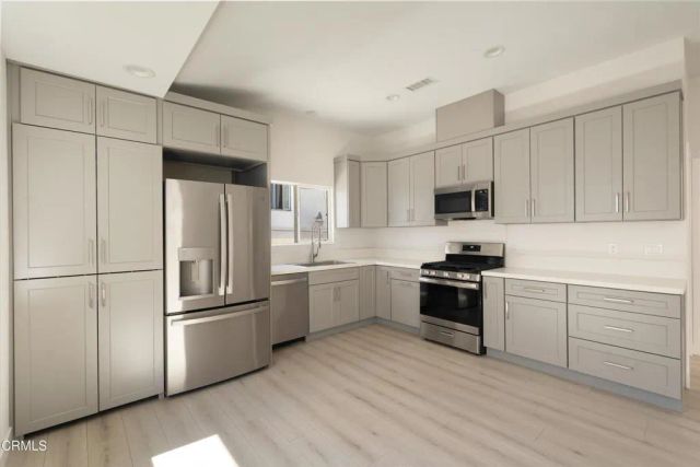 1207 N Kingsley Drive, Los Angeles, CA 90029
