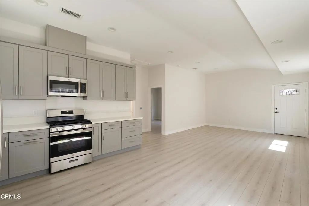 1207 N Kingsley Drive, Los Angeles, CA 90029