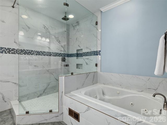 21 Dianthus Drive, Asheville, NC 28803