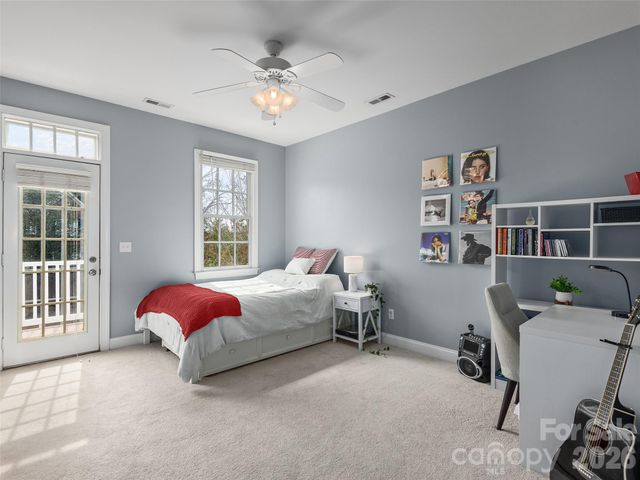 21 Dianthus Drive, Asheville, NC 28803