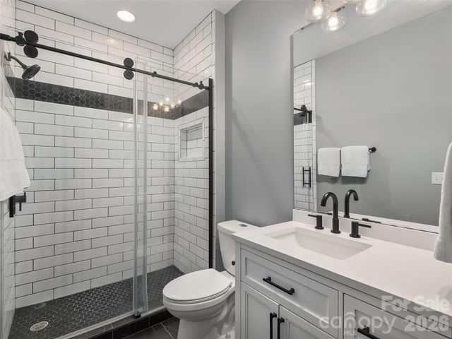 21 Dianthus Drive, Asheville, NC 28803