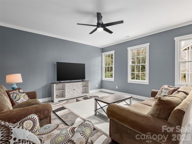 21 Dianthus Drive, Asheville, NC 28803