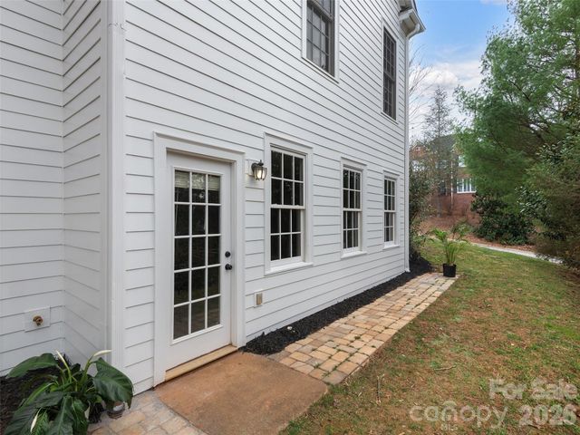 21 Dianthus Drive, Asheville, NC 28803