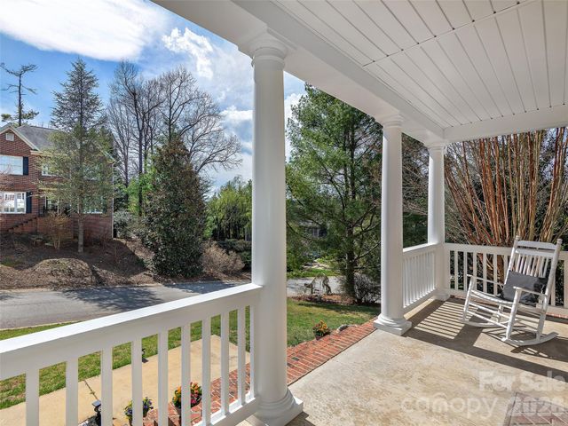 21 Dianthus Drive, Asheville, NC 28803
