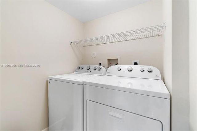 4197 N Haverhill Rd 213, West Palm Beach, FL 33417