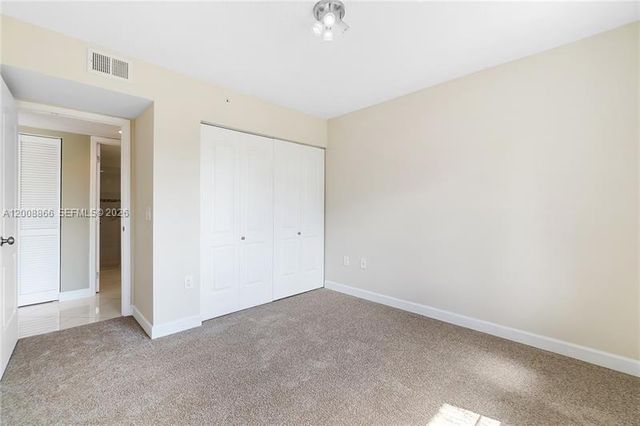 4197 N Haverhill Rd 213, West Palm Beach, FL 33417
