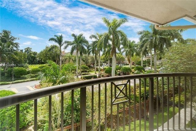 4197 N Haverhill Rd 213, West Palm Beach, FL 33417