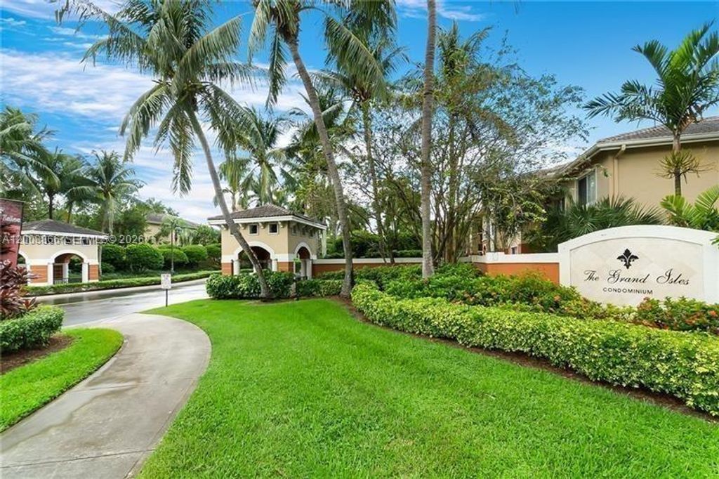 4197 N Haverhill Rd 213, West Palm Beach, FL 33417