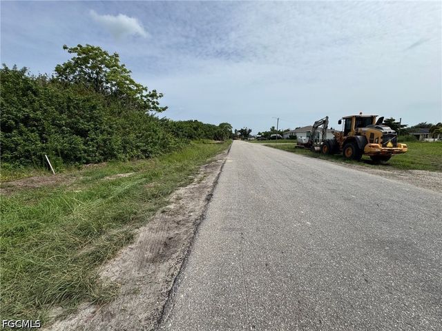 2707 NE 22nd PL, Cape Coral, FL 33909
