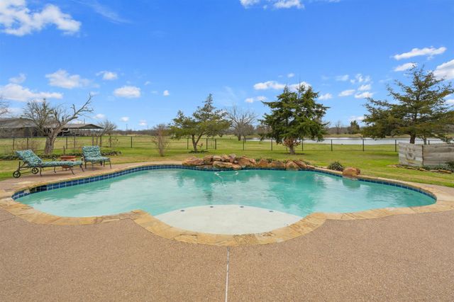 9711 Jim Christal Road, Krum, TX 76249